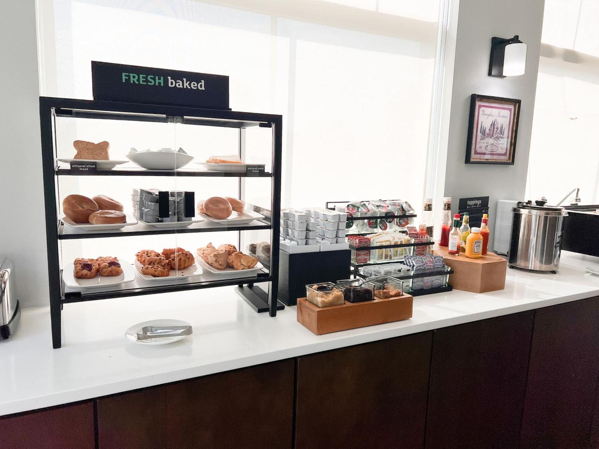Holiday Inn Hotel & Suites Madison West - Middleton By Ihg Eksteriør billede