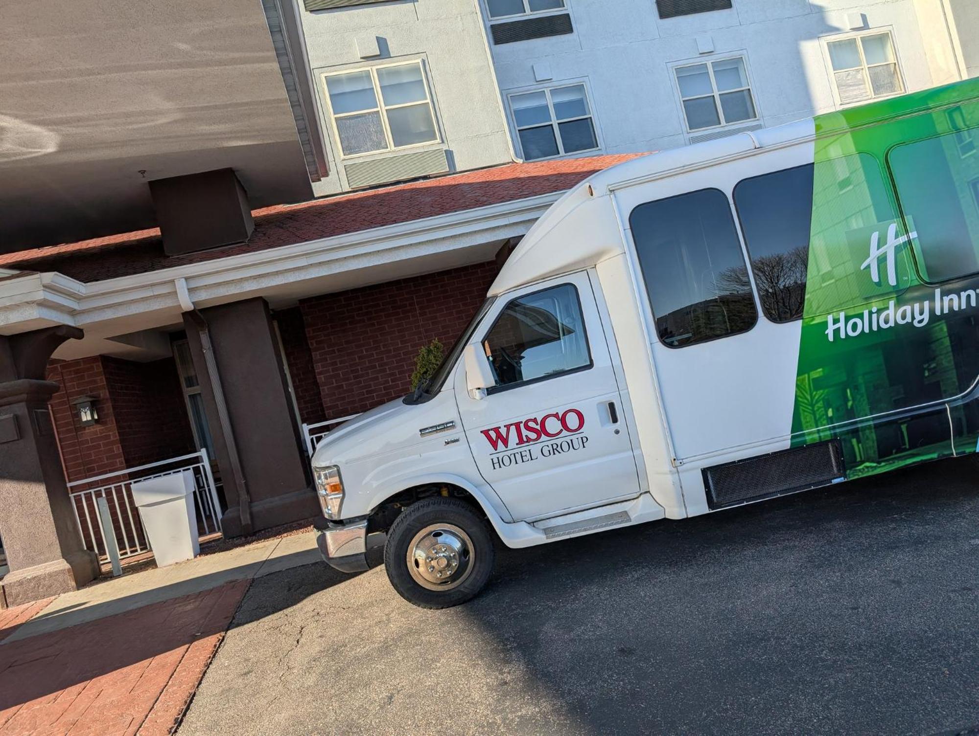 Holiday Inn Hotel & Suites Madison West - Middleton By Ihg Eksteriør billede