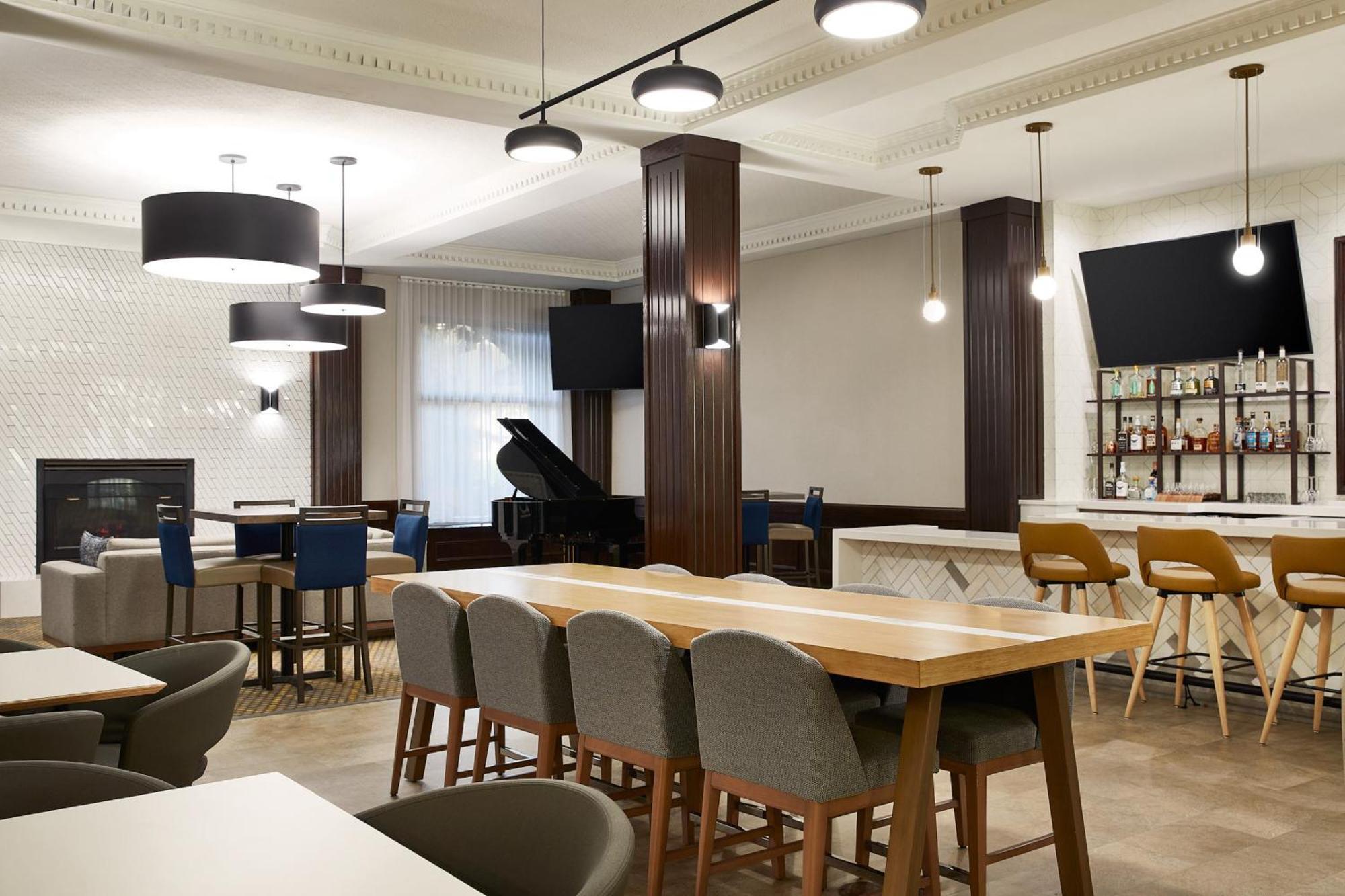 Holiday Inn Hotel & Suites Madison West - Middleton By Ihg Eksteriør billede